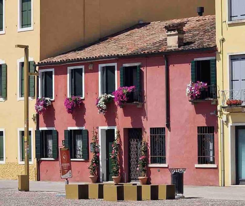 Storico Alloggio Fronte Piazza In Borgo Portello Padova Luaran gambar